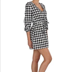 ONLY Flossy Life houndstooth dress
